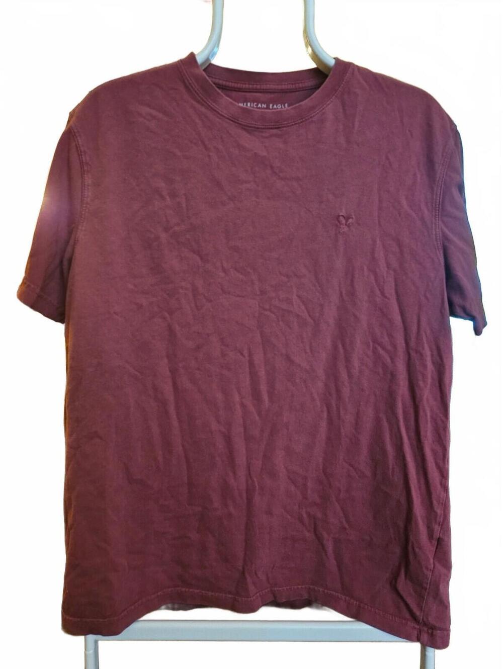 American Eagle Outfitters super soft red Men's T-Shirt - size M - EUC